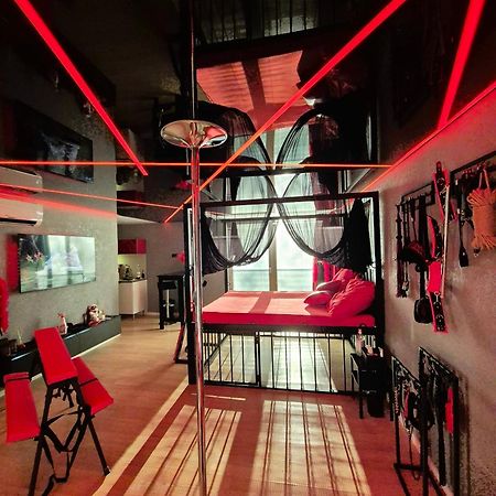 Bdsm Apartman V Bratislave -Adults Only Bratislava Exteriör bild